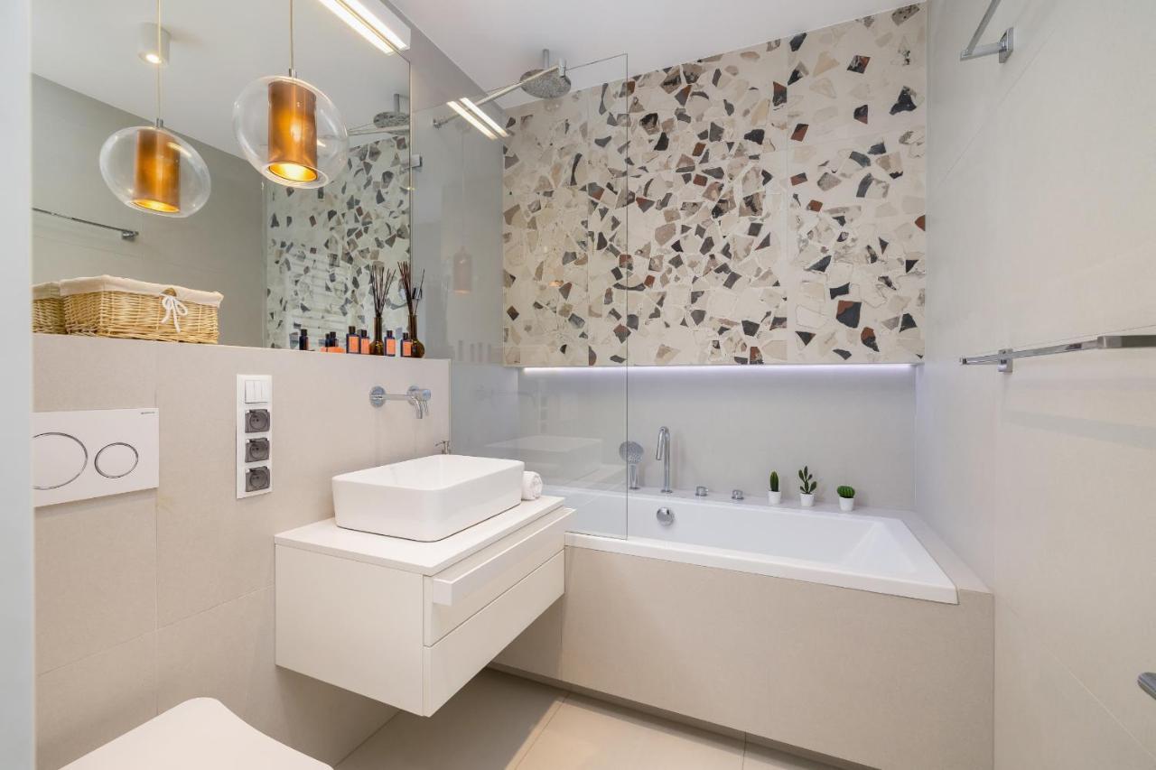 Vetulaniego Apartment With Air Conditioning & Parking By Renters Prestige Cracovia Exterior foto