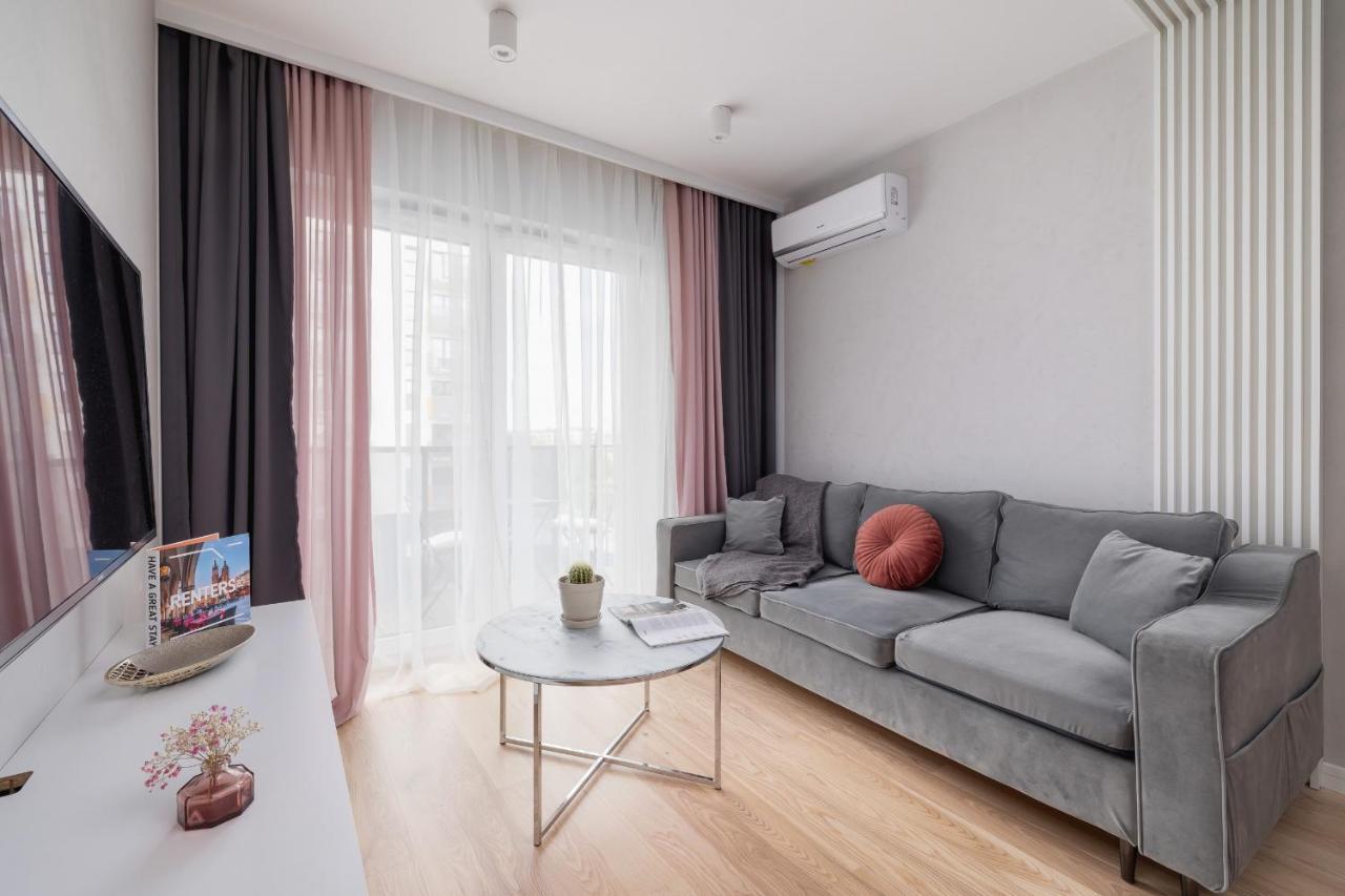 Vetulaniego Apartment With Air Conditioning & Parking By Renters Prestige Cracovia Exterior foto