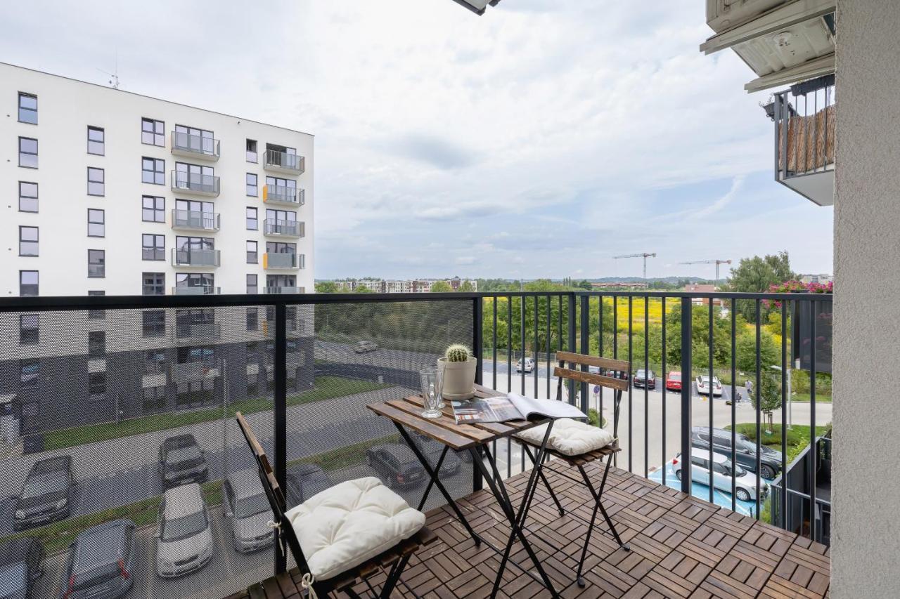 Vetulaniego Apartment With Air Conditioning & Parking By Renters Prestige Cracovia Exterior foto